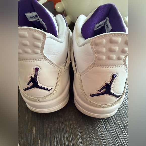 Jordan 4 Retro Mid Purple Metallic size 9 - Picture 5 of 8
